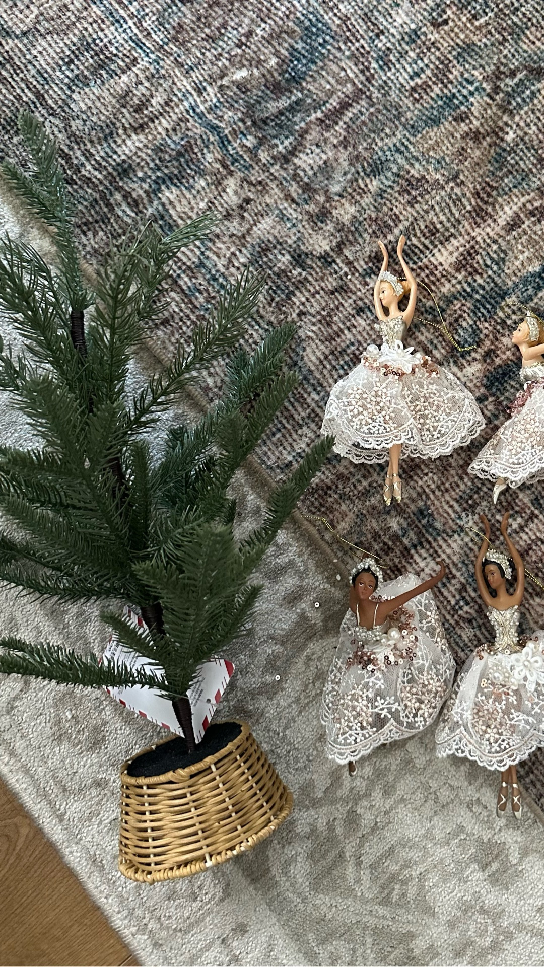 Check out these adorable and affordable holiday deals!

#LTKHoliday #LTKSaleAlert #LTKFindsUnder50