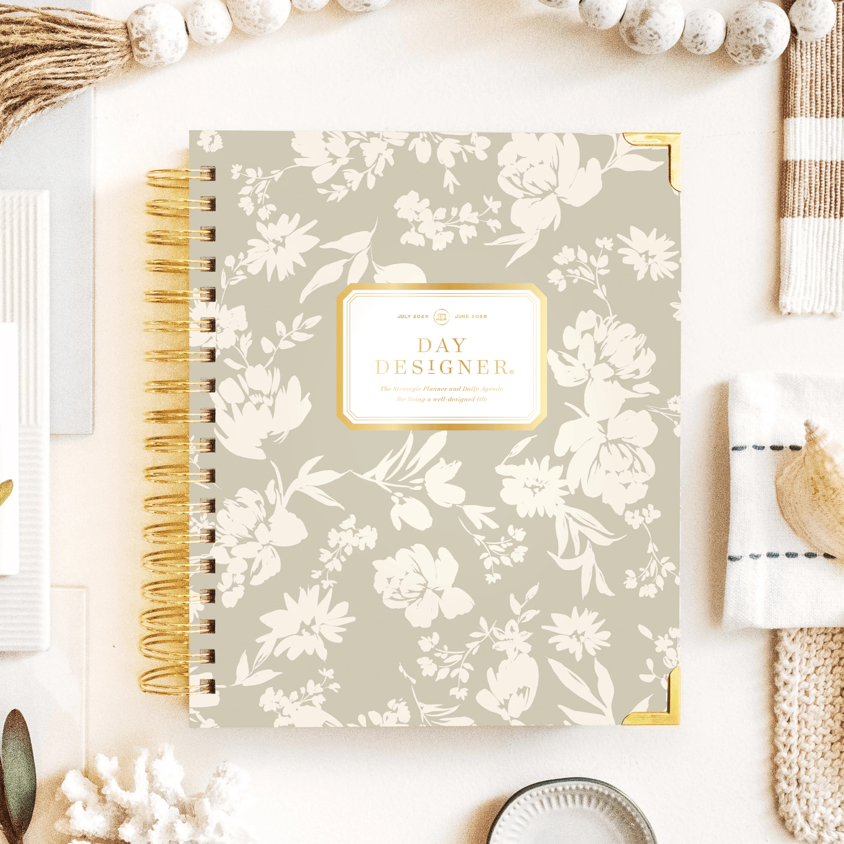 2025-26 Daily Planner: Silhouette | Day Designer