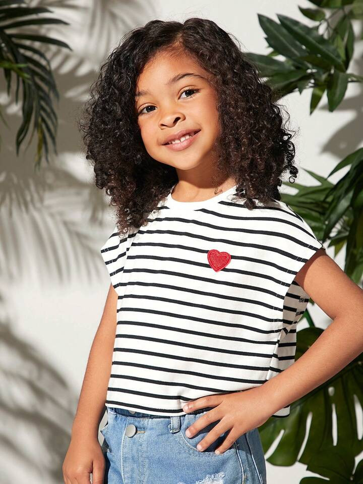 SHEIN Young Girl 1pc Striped & Heart Print Batwing Sleeve Tee | SHEIN
