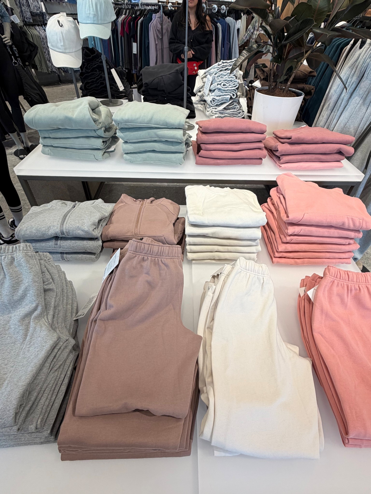 Leisure wear/workout wearr

#LTKOver40 #LTKfitnessgoals #LTKTravel