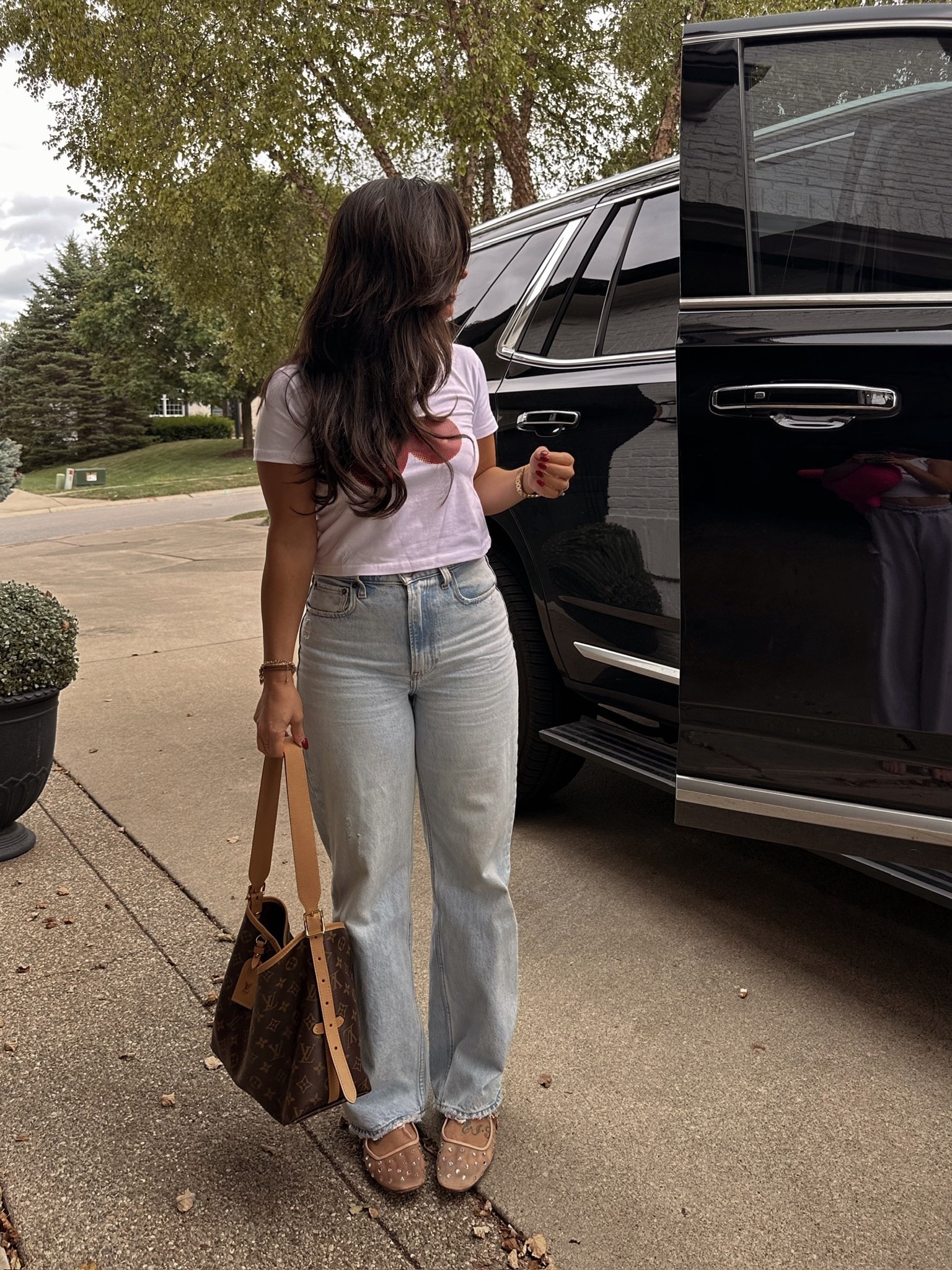 Super cute casual outfit for busy mom’s running errands!

#LTKSeasonal #LTKStyleTip #LTKFindsUnder100