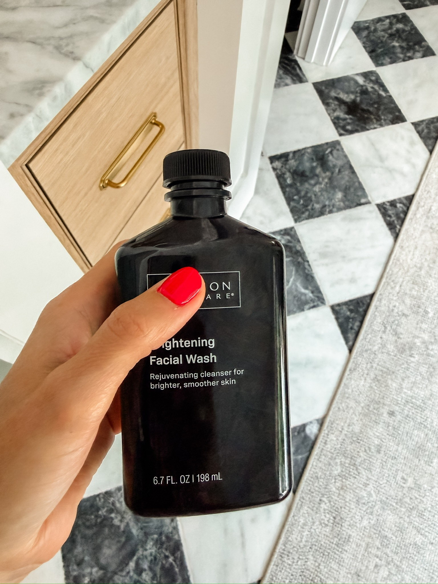 I absolutely love this face wash! This is what I use on my fave after I take off my make up!

Loverly Grey, beauty, face wash, revision, skincare

#LTKBeauty
