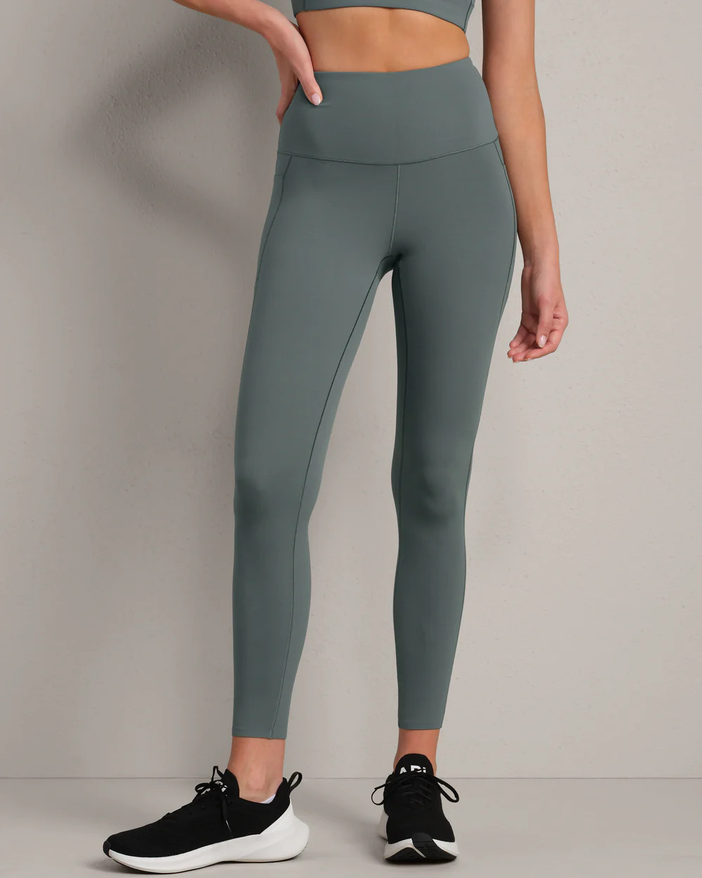 Revive 7/8 Pocket Legging | Rhone Apparel | Rhone