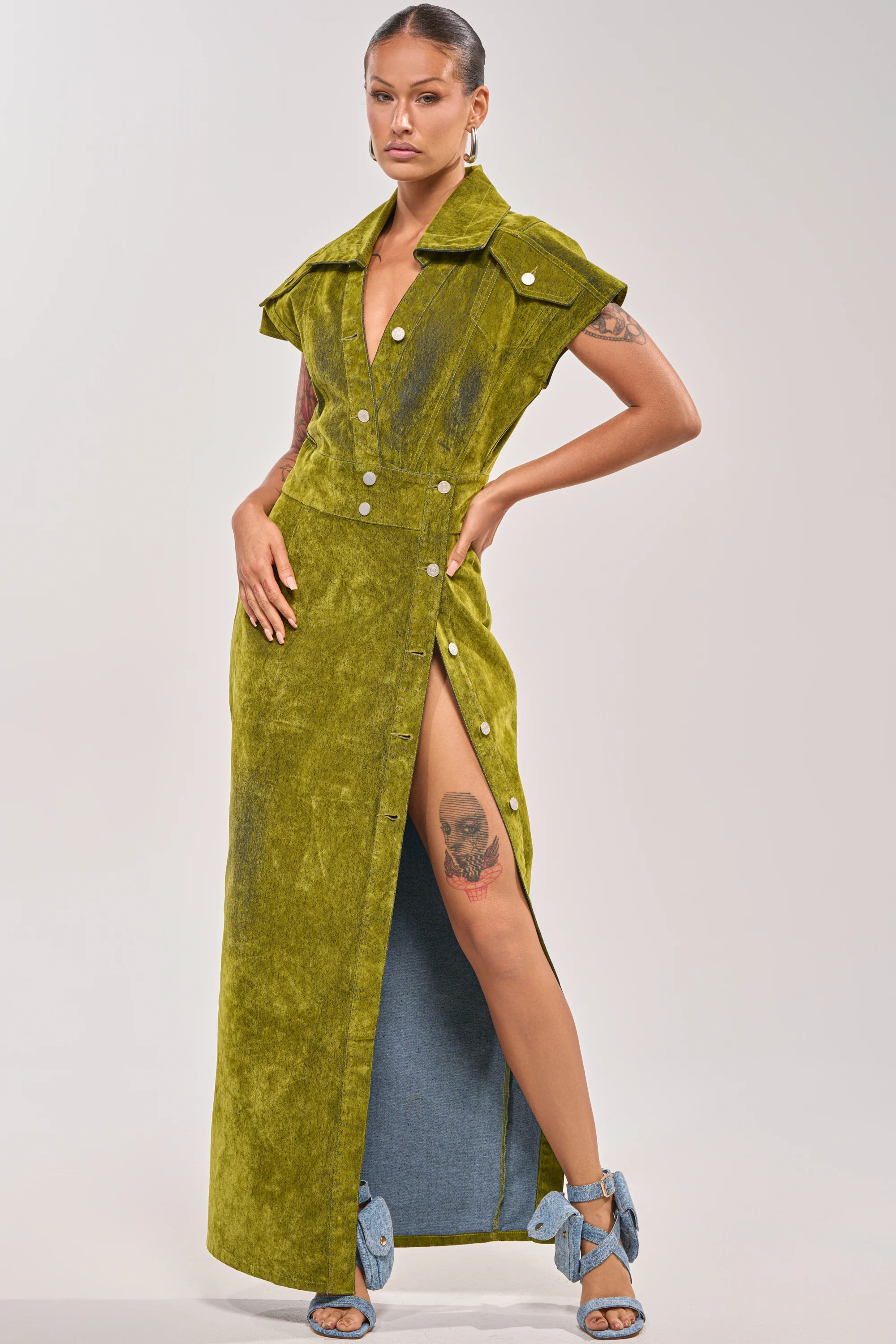 AKIRA Chelsea Button Down Maxi Dress In Chartreuse Velvet Denim | Size Medium | AKIRA