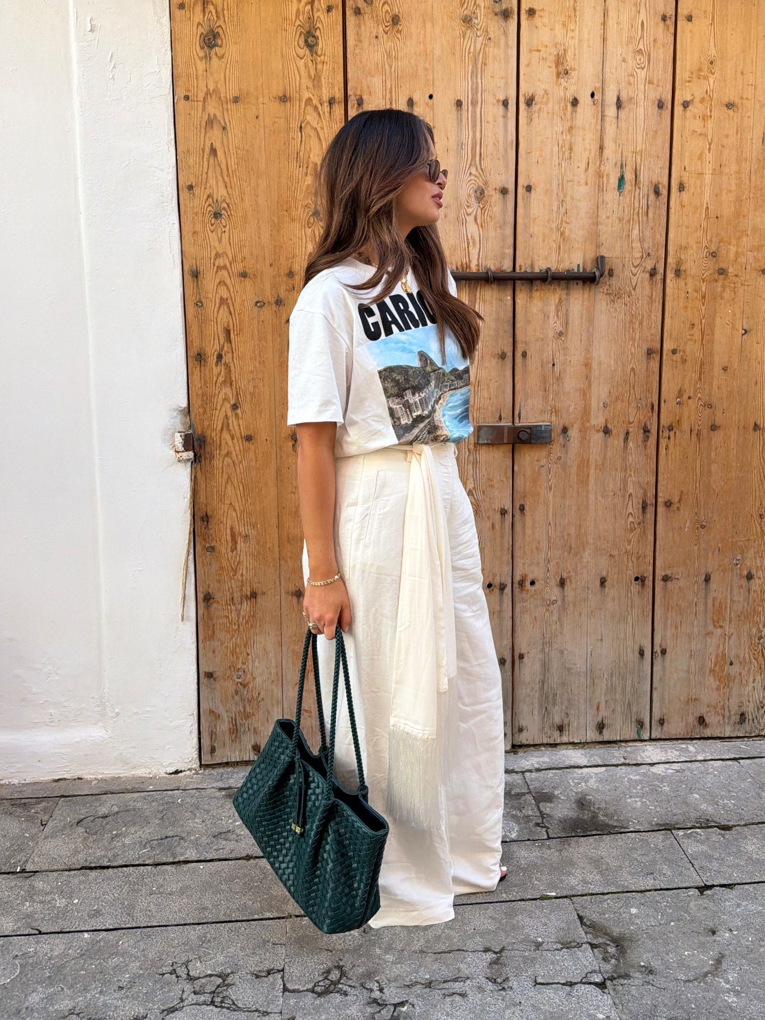 strolling around town 🫶🏼 tshirt is farm rio!  and glasses vehla! 