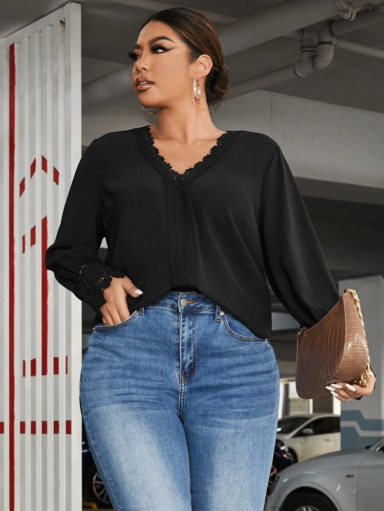 Plus Contrast Guipure Lace Button Detail Blouse | SHEIN