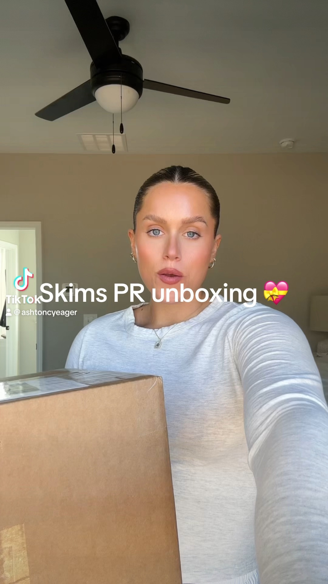 #skims #skimsunboxing 

#LTKbeauty #LTKGiftGuide #LTKSpringSale