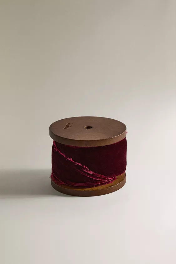 FRAYED VELVET CHRISTMAS GIFT WRAPPING RIBBON | Zara US
