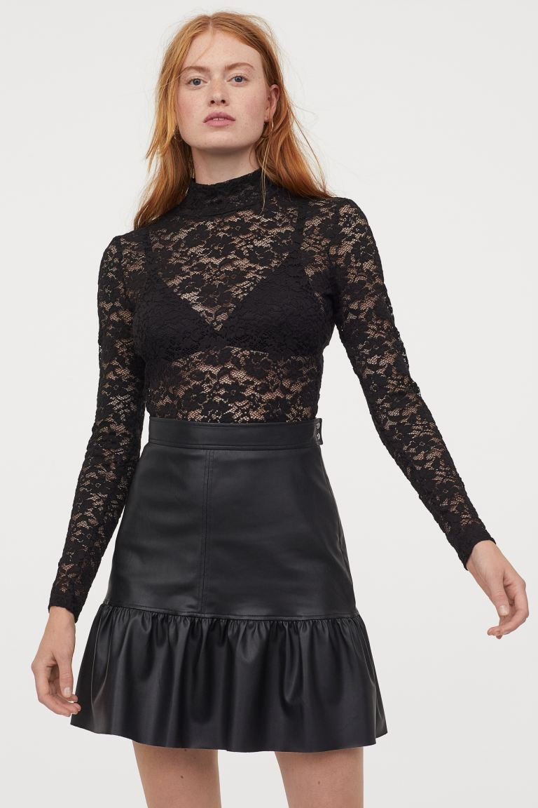 Fitted, knee-length skirt in soft faux leather. High waist, concealed side zipper with snap faste... | H&M (US + CA)