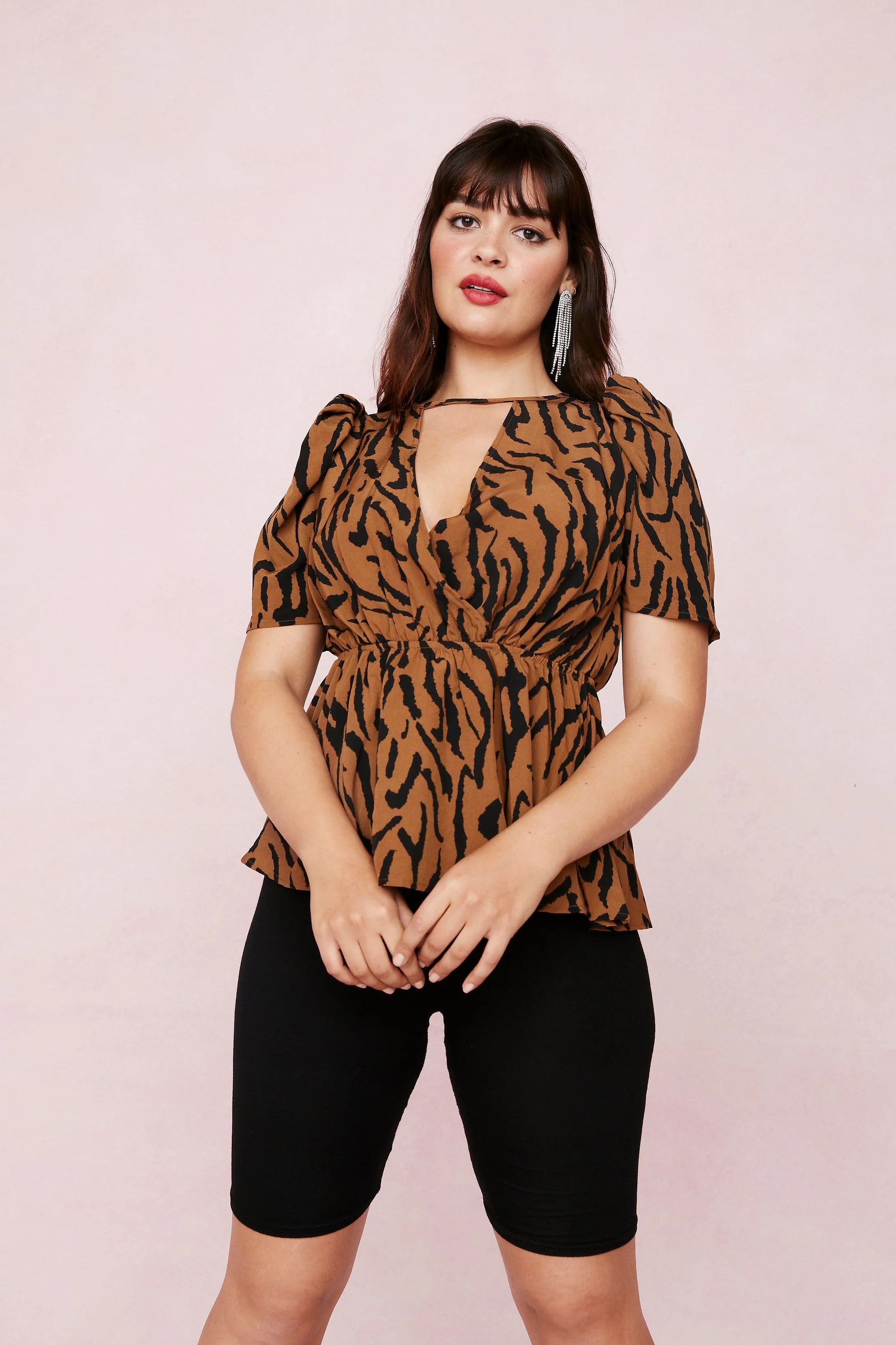 Plus Size Tiger Puff Sleeve Blouse | Nasty Gal (US)