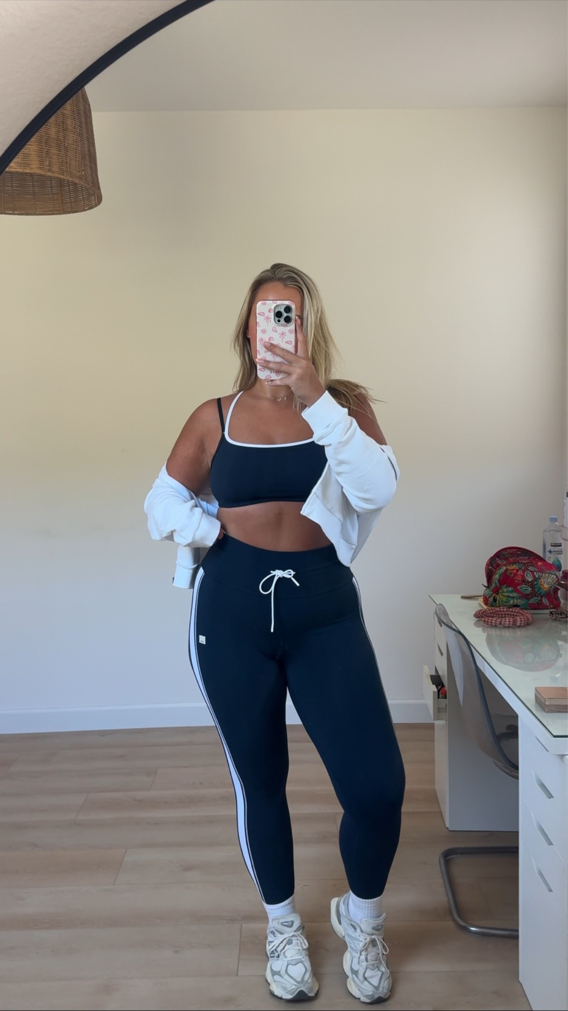 Beach walk OOTD in @Vuori US 🌊☁️ wearing a size large! Love how comfy and versatile these pieces are - great for running errands but also hold up well in workouts🫶🏼

#vuoripartner

#LTKMidsize #LTKActive #LTKfitnessgoals