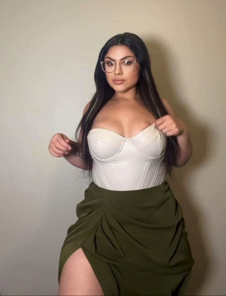 The perfect skirt 

#LTKstyletip #LTKcurves