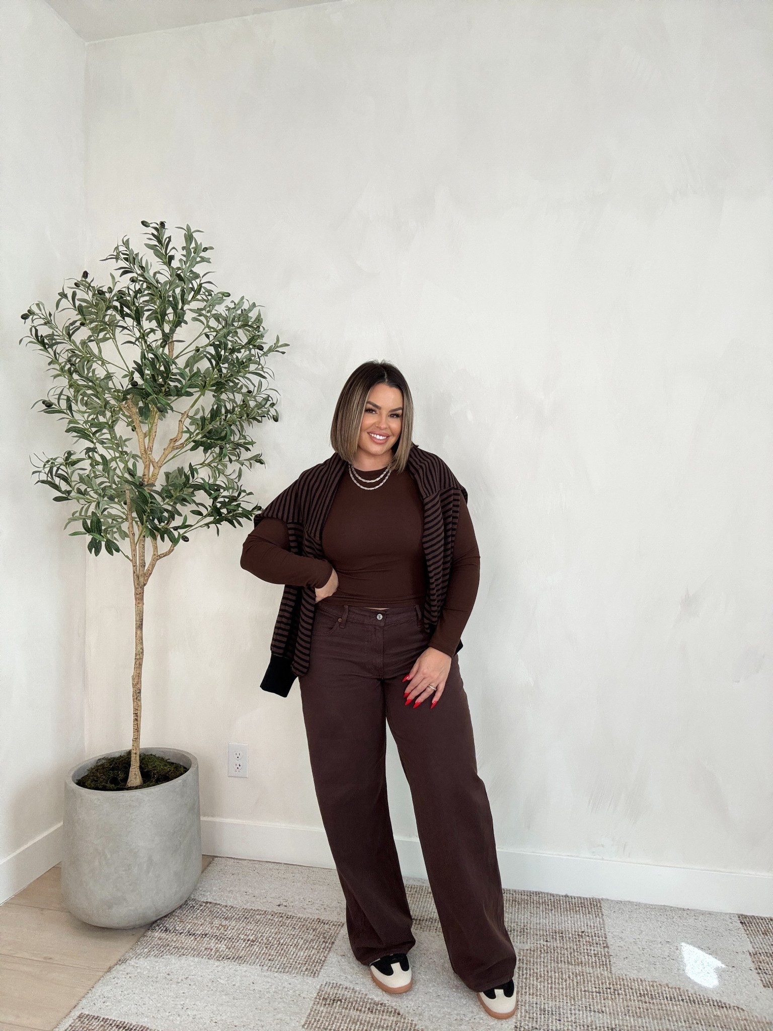 Jeans 32L size up if you want a baggy fit
 Don’t be scared of low rise they are not like the ones we wore in highschool they are more of a mid rise they hit right at my belly button. 
Use code DENIMAF now until 2/2 to save extra 15% on Abercrombie 
Top L 
Sweatshirt linked a look for less 



Use code shayna10 on Miranda Frye necklaces to save $ 

#LTKSaleAlert #LTKootd #LTKMidsize