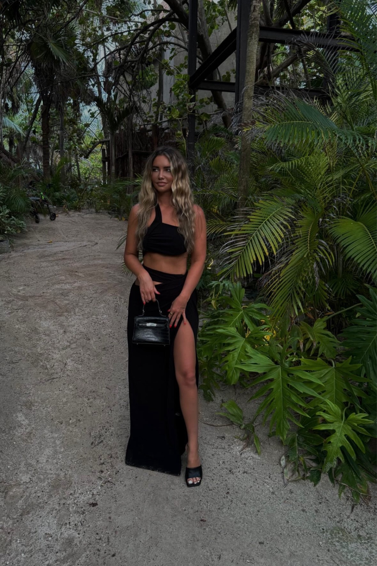 JLUX set 

#LTKTravel #LTKParties