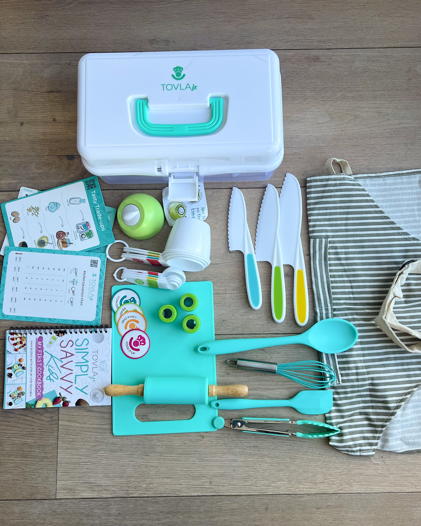 Inspire confidence and creativity in the kitchen 👩‍🍳✨ with this Montessori kids real cooking & baking set! Designed for little hands, it helps children learn basic cooking skills, independence, and hands-on learning while having fun alongside the family 💖🍪. Perfect for baking days, homeschool activities, and creating special memories together 👀✨. Trust me, this is one activity set they'll be excited to use again and again 💕

#montessori #kidscooking #bakingforkids #learningthroughplay #kidsactivities #juniorchef #familyfun #homeschool #creativekids #earlylearning #parenting #kitchenfun #lifeskills #playandlearn #ltkkids #ltkfinds #musthave #growingkids #kidapproved #familytime 

 