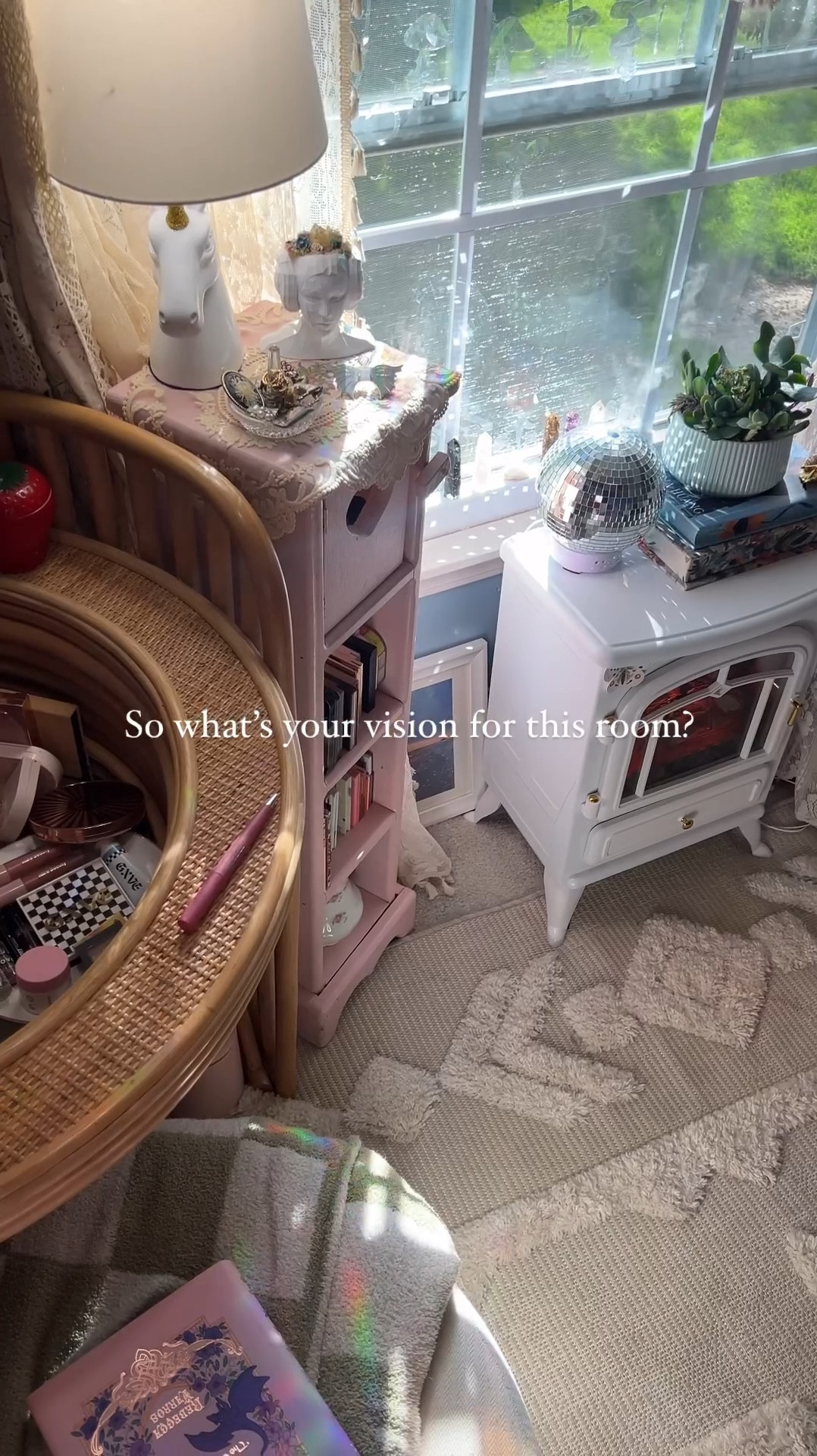 Some decor in my whimsy bedroom. I also linked some similar type of decor I found that I love.

#cozycore #makeupvanity #urbanoutfitters #urbanoutfittershome #whimsicaldecor #bedroominspiration

#LTKHome #LTKFindsUnder50 #LTKBeauty