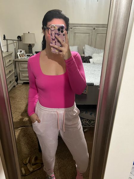 Seamless hot pink bodysuit 😍 the material is amazing! Im wearing size L

Pink bodysuit // amazon finds // hot pink bodysuit

#LTKfindsunder50 #LTKmidsize #LTKsalealert