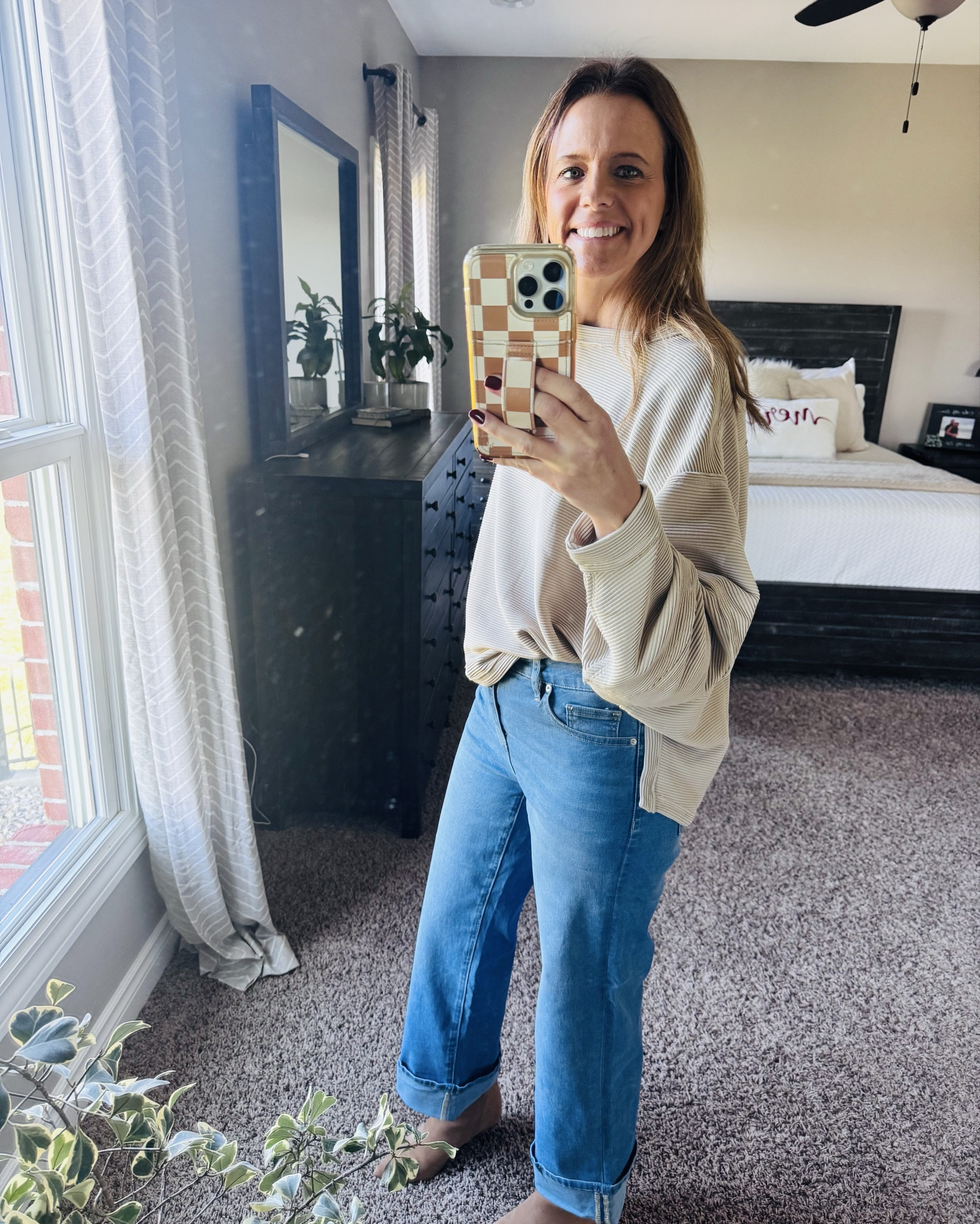 Super cute GRAPENT high waisted wide leg jeans - trendy, stretchy and only $34.99! Bargain.

Size small pictured here.  

#LTKOver40 #LTKFindsUnder50 #LTKootd