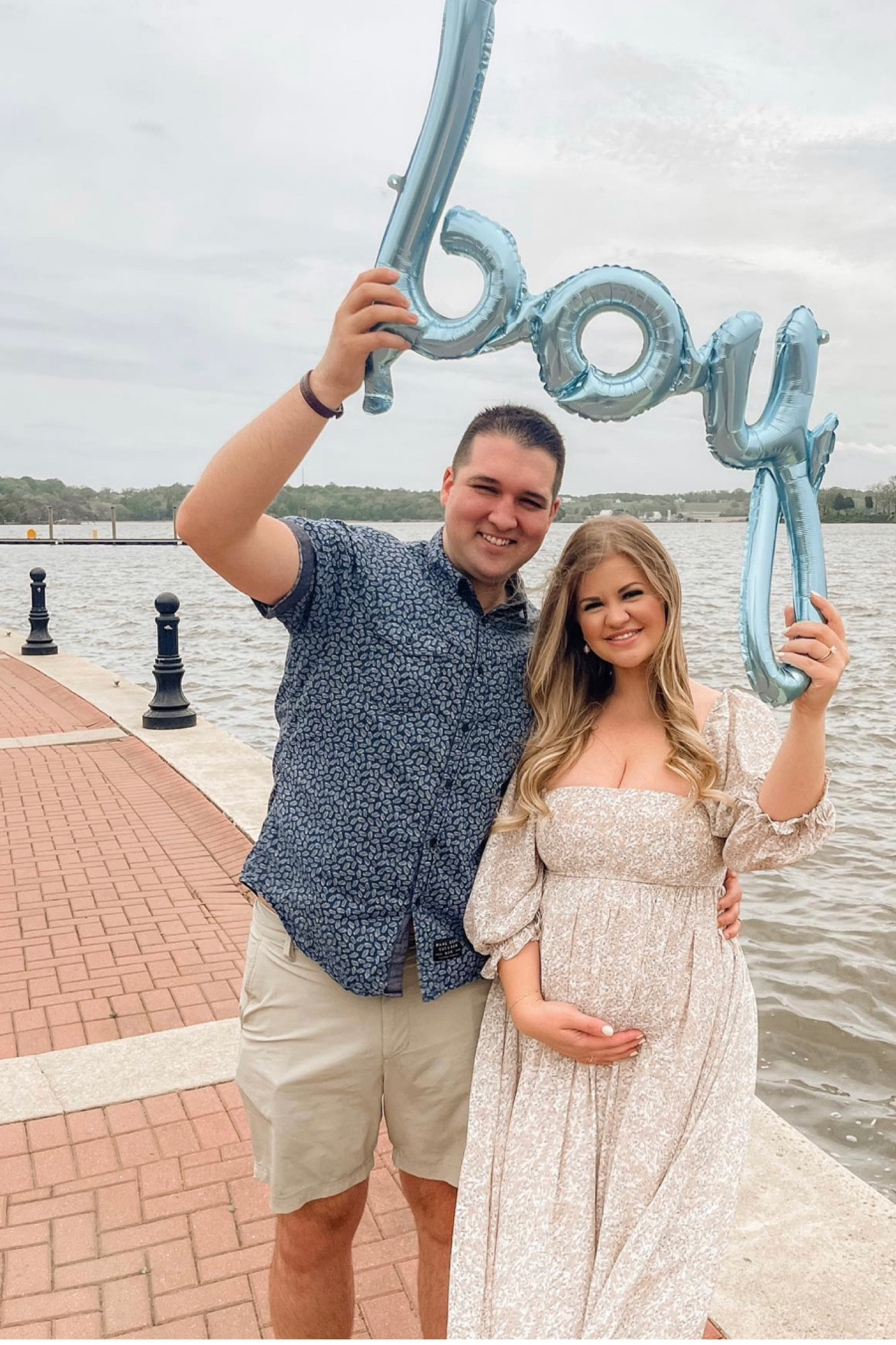 This maternity dress is so cute!

#LTKunder100 #LTKbump