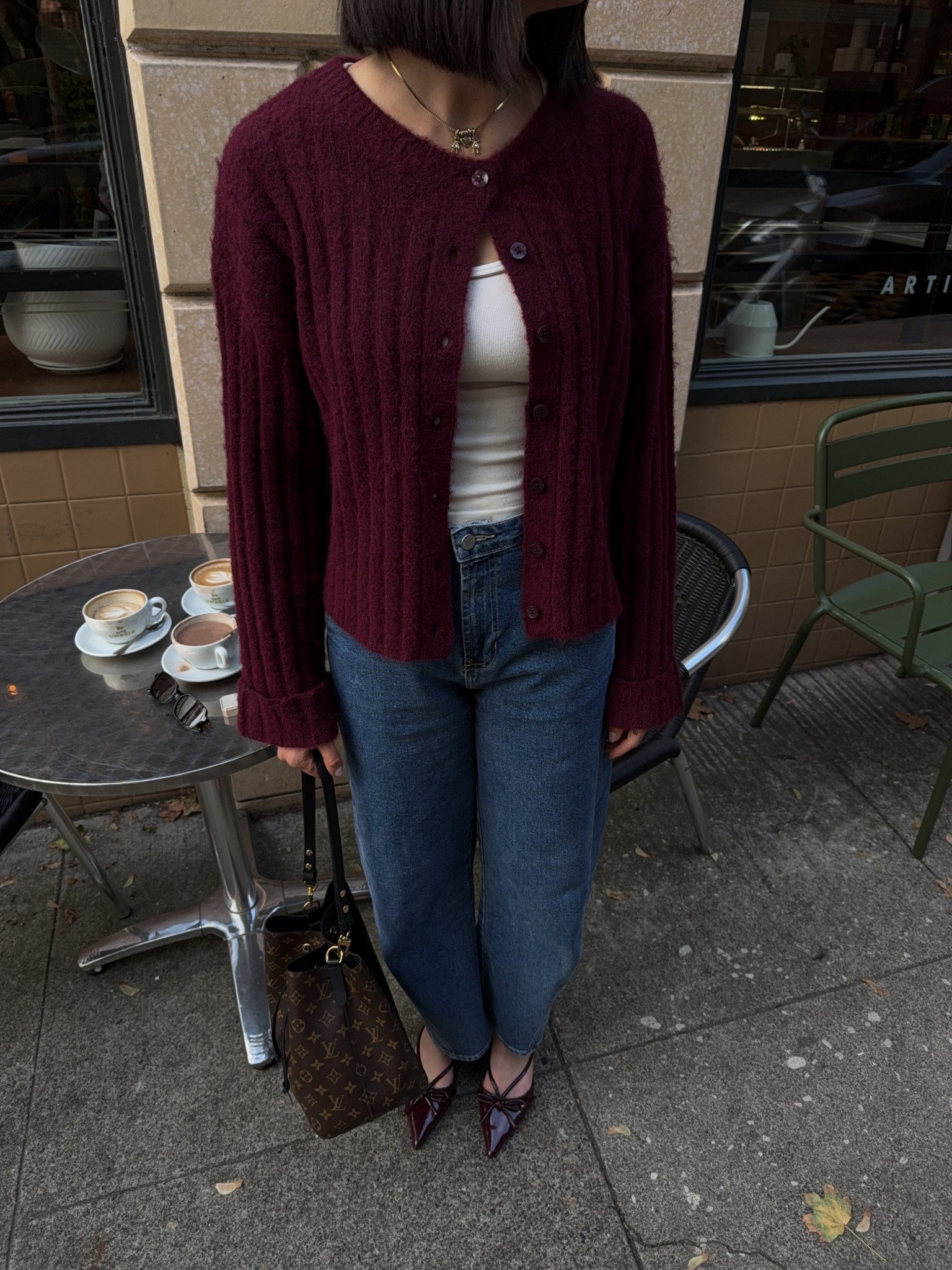 Burgundy cardigan and heels so perfect for fall! 

#LTKFindsUnder100