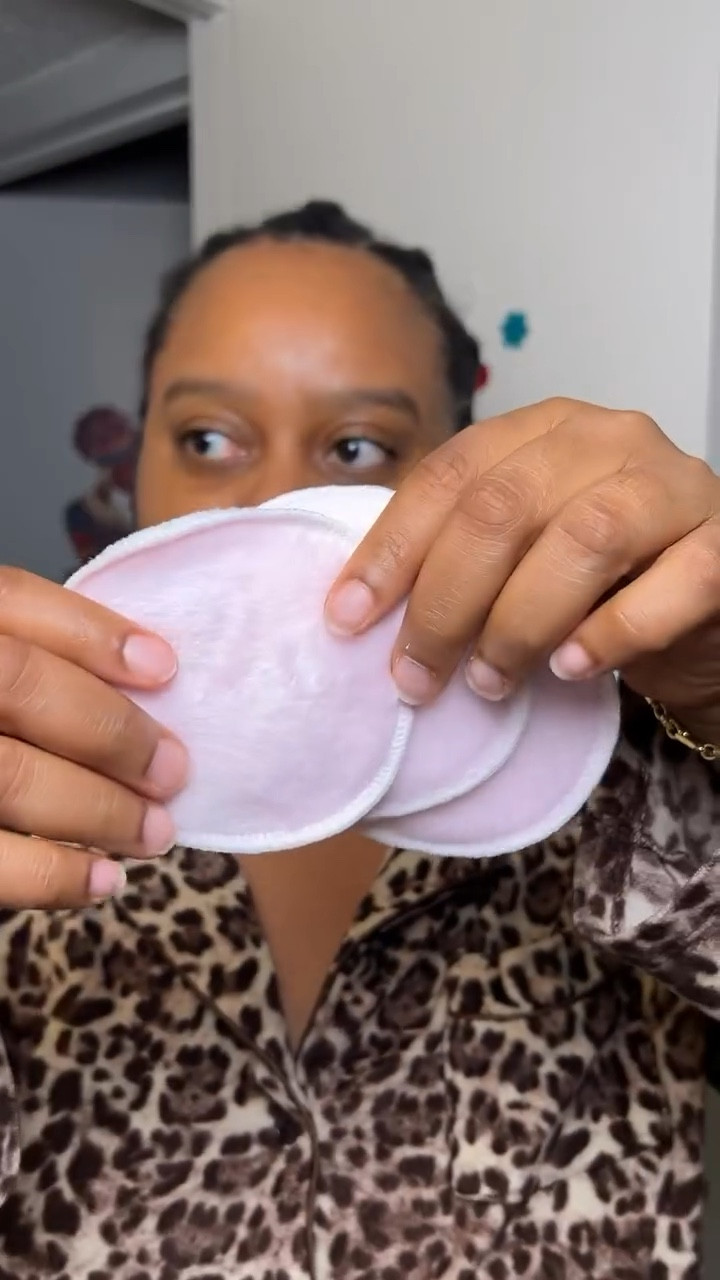 Micellar cleansing eco pads and micellar cleansing water from Garnier!

@garnierusa #GARNIERWATERWORKS #GIFTEDBYGARNIER #GARNIERSKINCARE