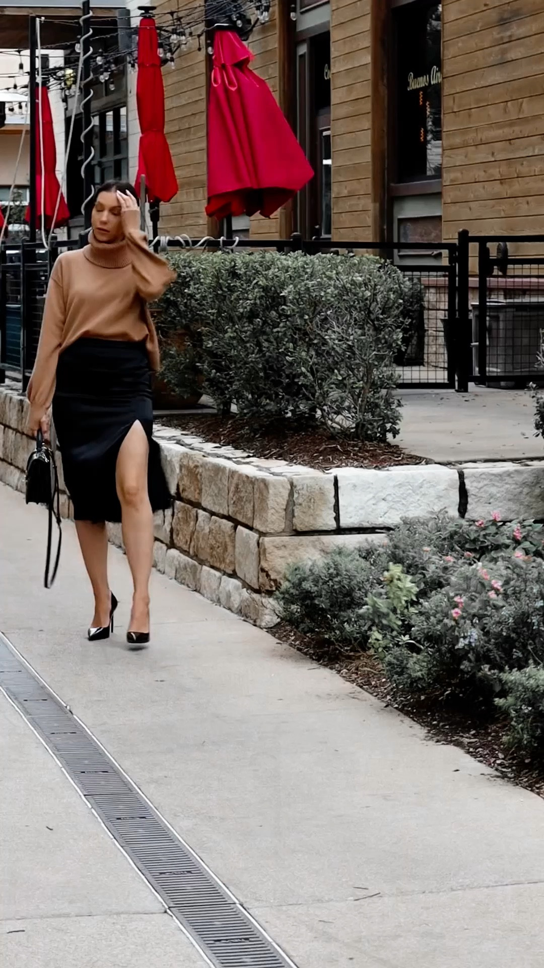 Easy fall outfit formula: sweater and midi skirt 


Everything head to toe is from Amazon Fashion 

#LTKSeasonal #LTKstyletip