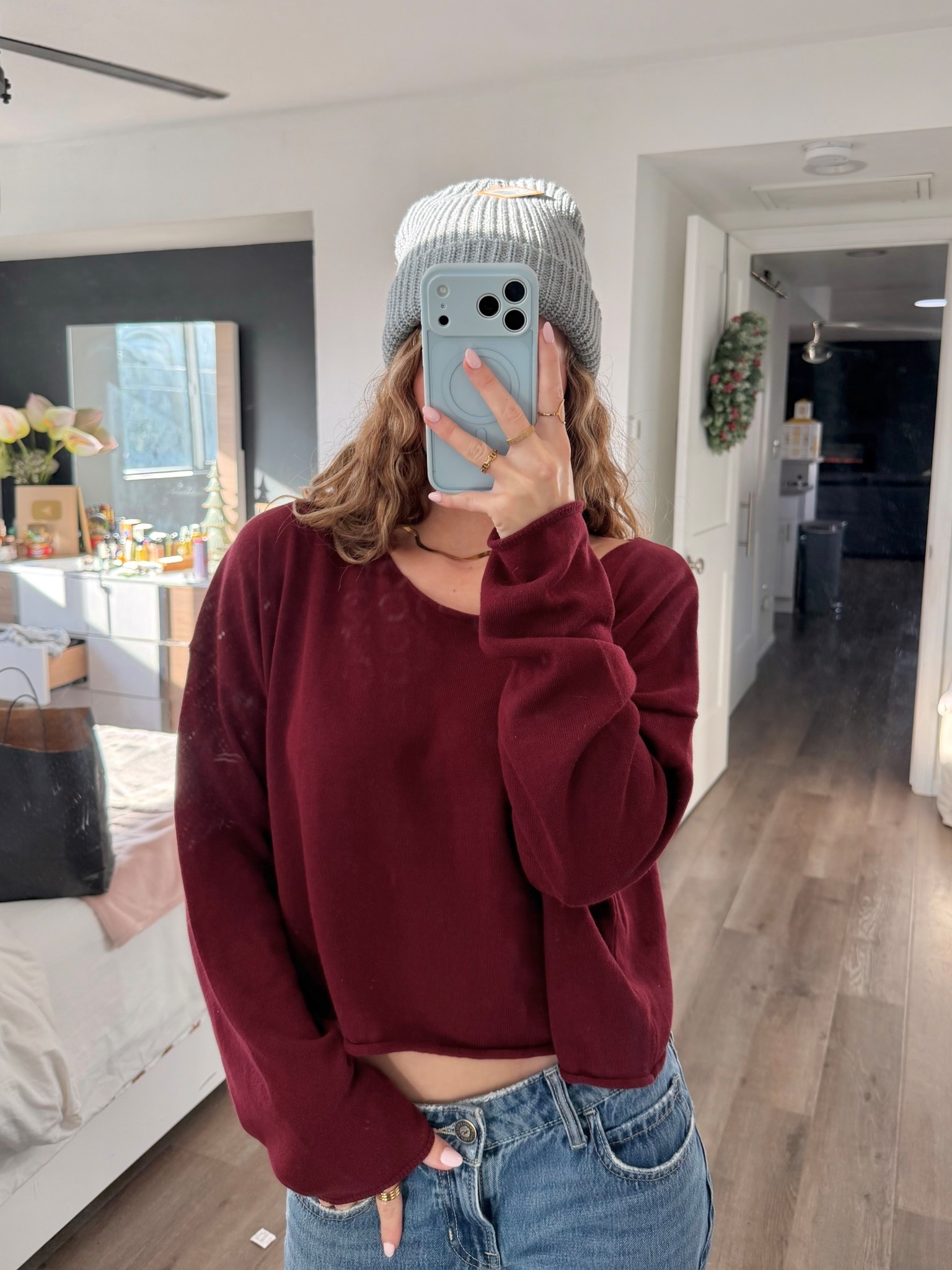 I have this sweater in 3 colors now so believe me it’s the best 