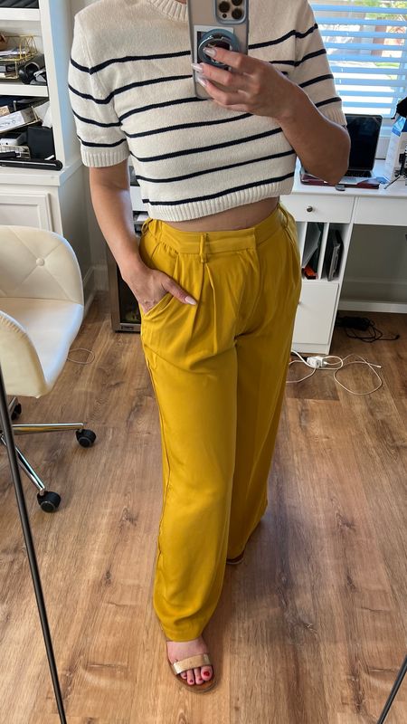 Haven’t checked out H&M in years and I’m loving their new Fall collection! For my body type , I’m 5’4” and curvy , crew cut sweaters and/or tees don’t necessarily flatter my body but add a shoulder pad to it, and I’m in 💛! Trousers are from Amazon. Small in both the top and pant! 😍

#LTKstyletip #LTKfindsunder50 #LTKsalealert
