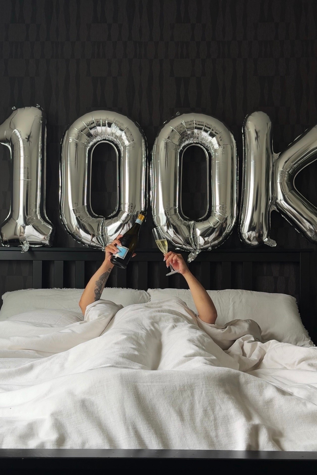 Celebrating hitting 100k on Instagram! Loving this wallpaper choice - perfect for rentals! #peelandstickwallpaper #renterfriendly

#LTKHome #LTKFindsUnder50 #LTKParties