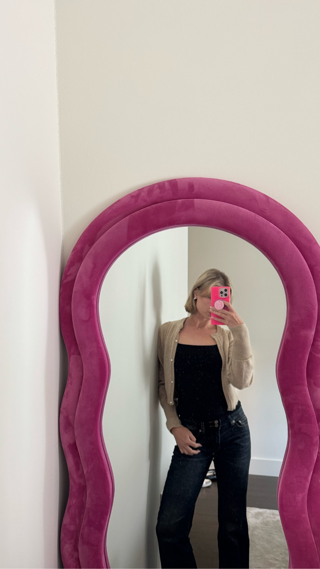 I’m so surprised at how flattering these jeans are!! Low rise jeans for the win!

#LTKFindsUnder100 #LTKU #LTKPetite