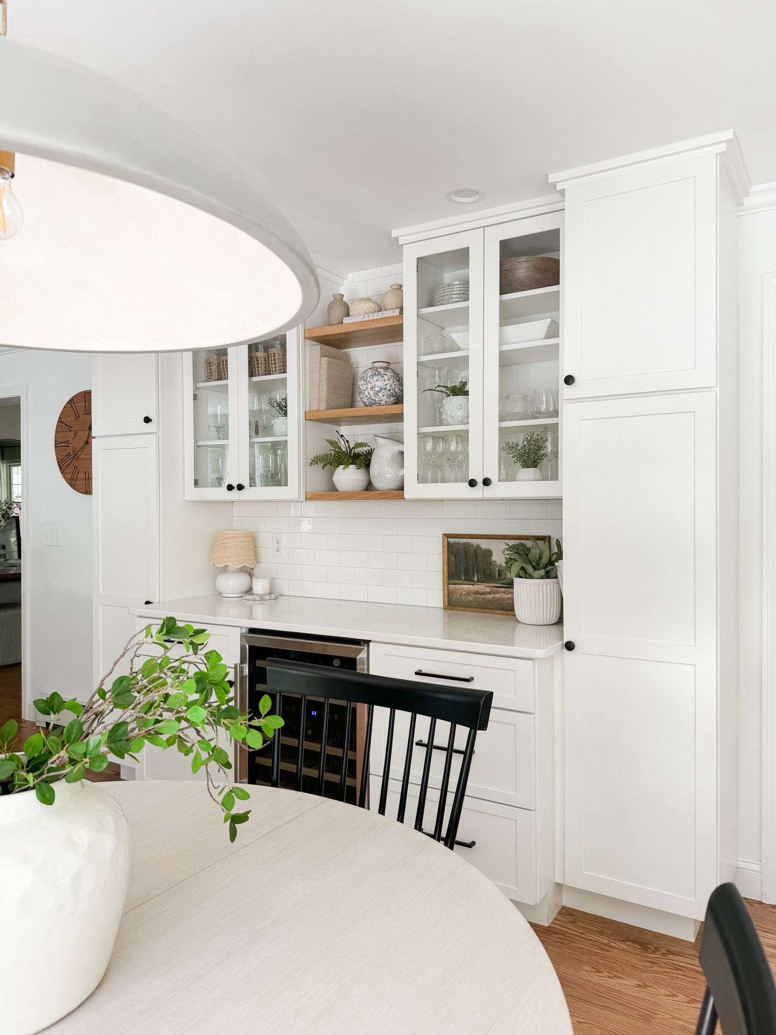 Dining Space

colonial chairs, black dining chairs, english modern dining table, beige dining table, white vase, grey pendant light, sherri calnan home 

#LTKHome #LTKStyleTip #LTKFindsUnder50