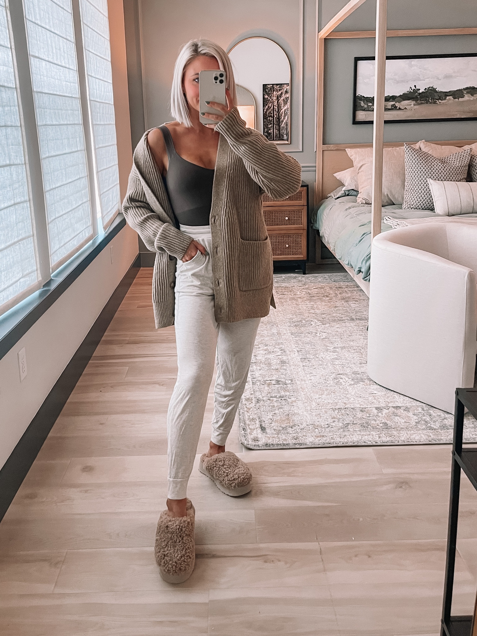 Cozy neutrals! Size small in everything! 

#LTKSeasonal #LTKHoliday #LTKunder100