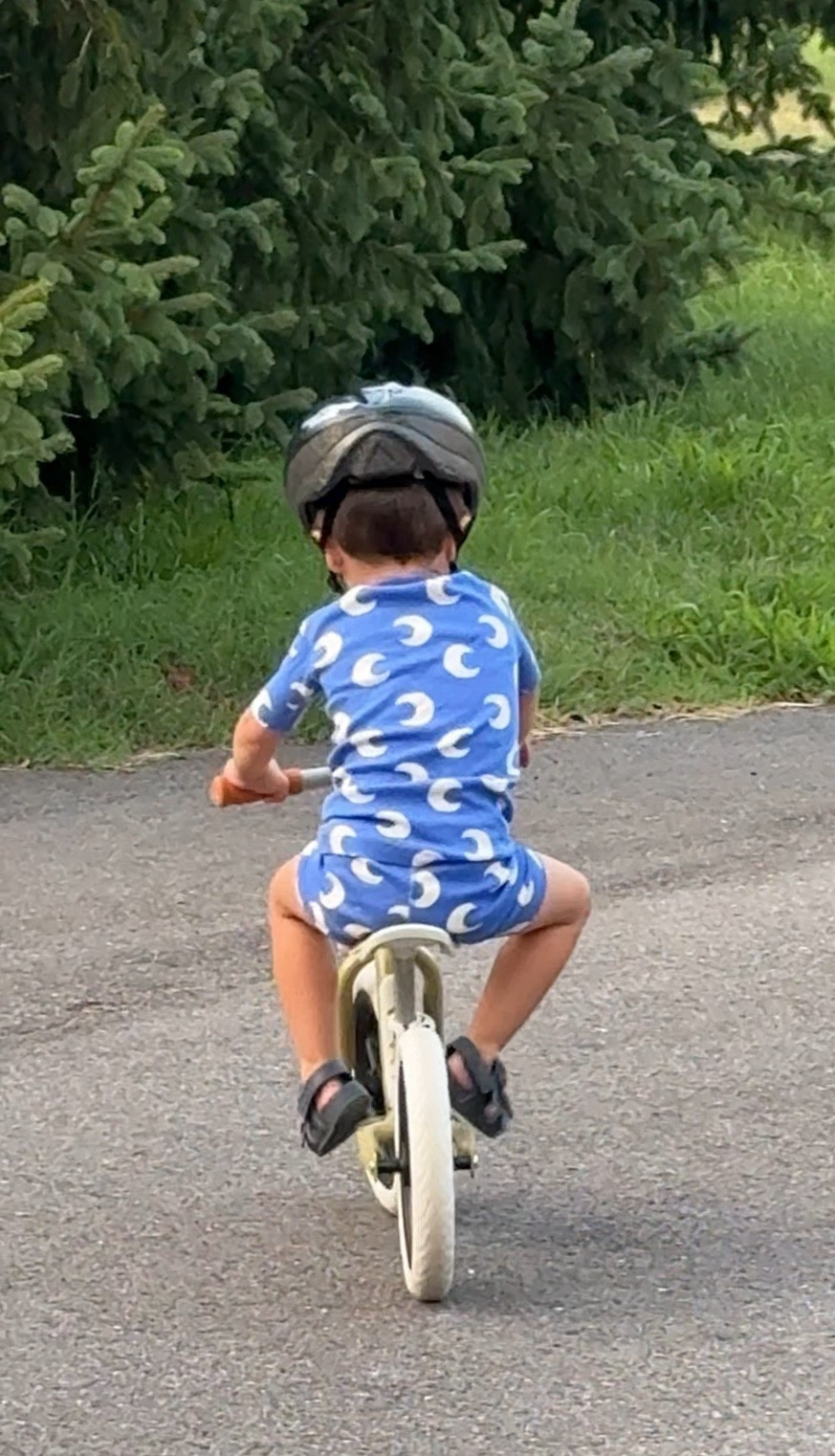 My 3.5 year old has been loving this balance bike. Finally cruising confidently!

#LTKFamily #LTKKids #LTKSummerEdit