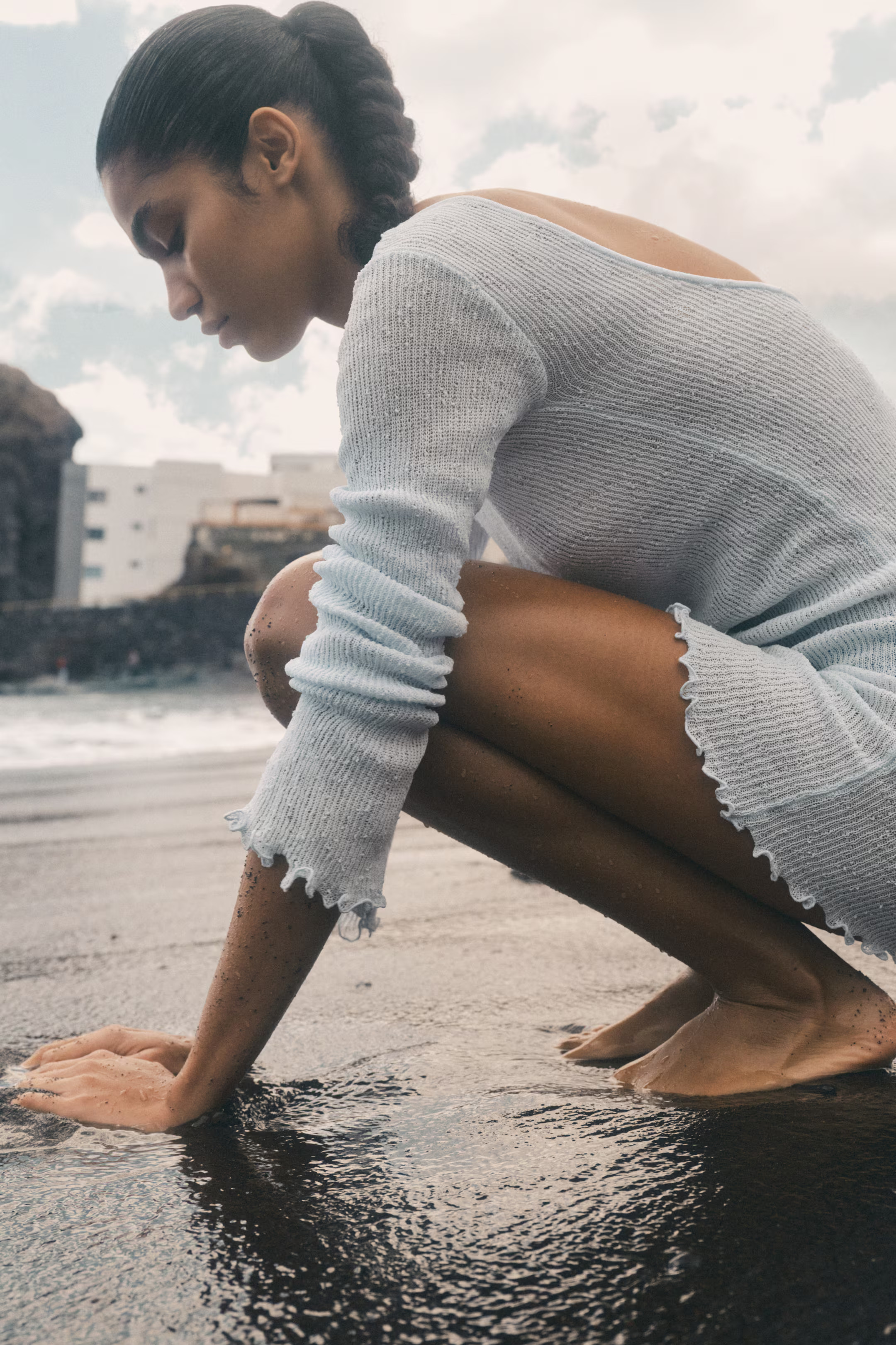 Deep-back knitted dress | H&M (UK, MY, IN, SG, PH, TW, HK)