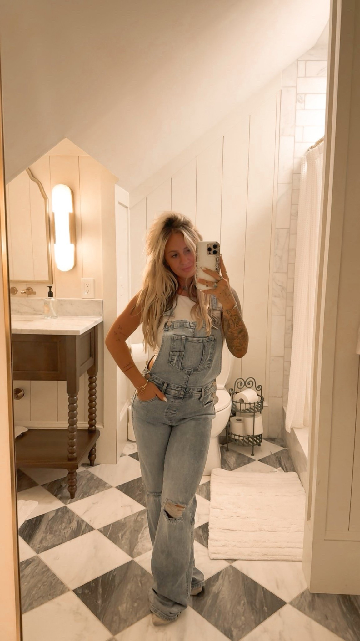 ✨ Overalls, oversized vibes & just the right amount of cozy ✨ Linking my go-to laid-back look on LTK 💕👖 

#LTKStyleTip #LTKFindsUnder100 #LTKFallSale