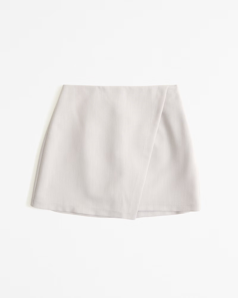 Abercrombie & Fitch Women's Menswear Wrap Mini Skort in Cream - Size S | Abercrombie & Fitch (US)
