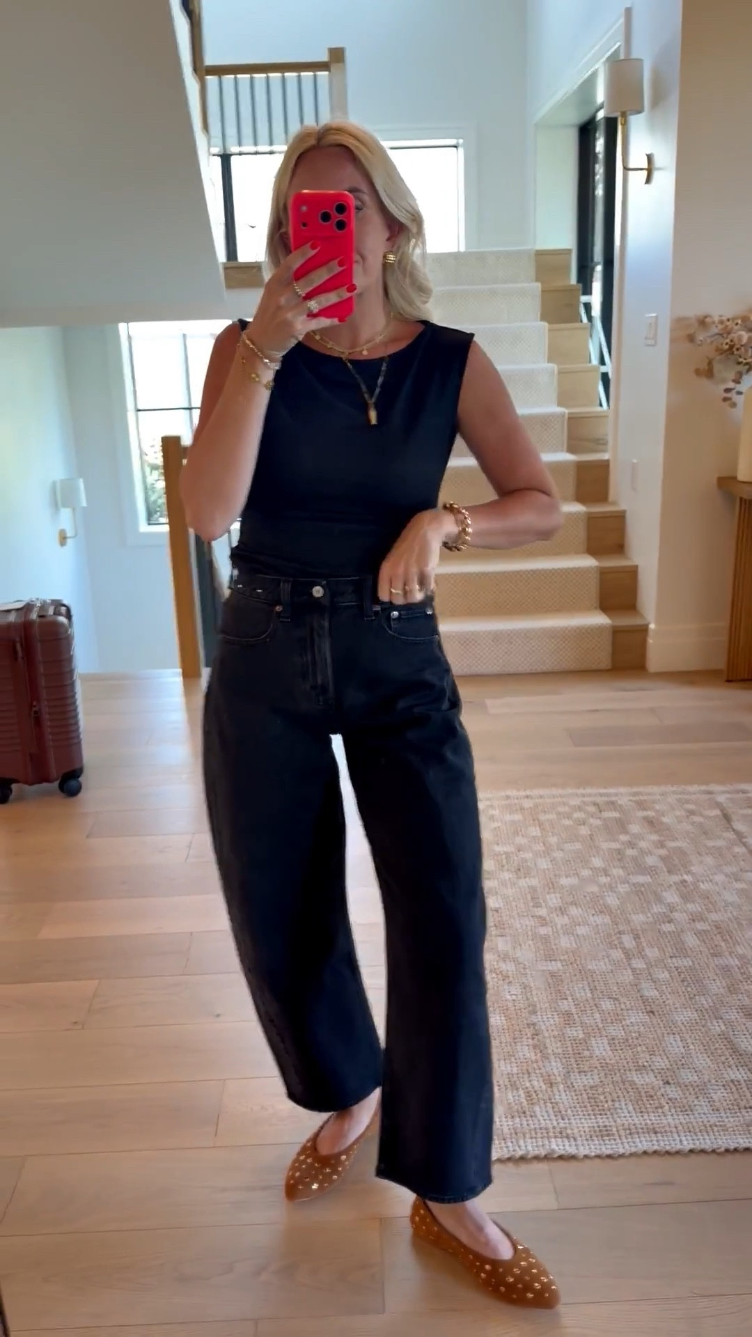 These are my new favorite barrel jean! Size down! 

#LTKootd #LTKMothersDay #LTKgrwm