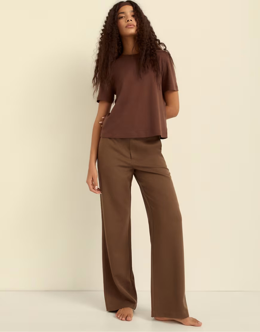 Stradivarius – Basic – Schweres T-Shirt in Braun mit regulärer Passform-Brown | ASOS (Global)