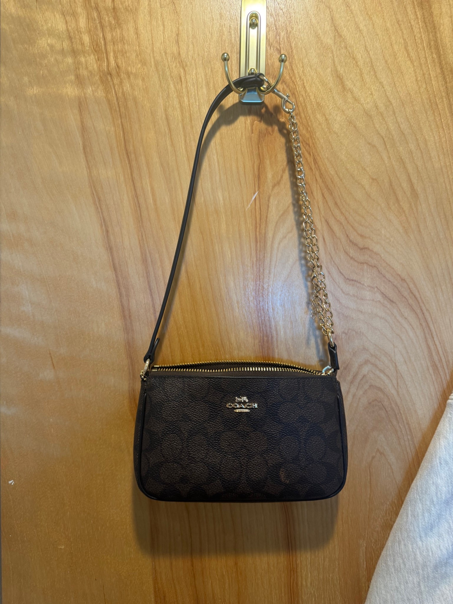 cute going out coach purse with added purse extension 

#LTKGiftGuide #LTKItBag #LTKSaleAlert