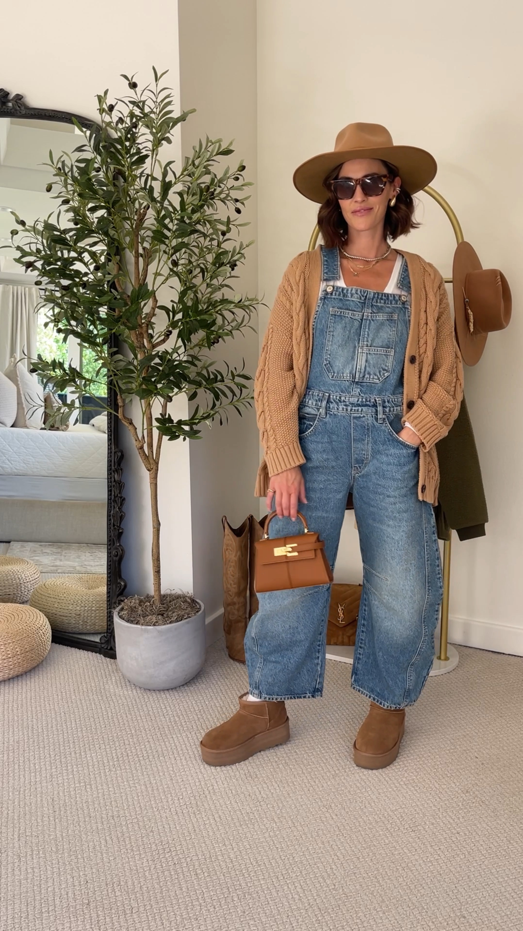 FASHION \ In one week you can find me dressing ALL types of ways: country, preppy, date night and of course, elevated lounge☺️ Details on all of these fits on LTK along with more fall fashion favorites🍂

#LTKStyleTip #LTKVideo #LTKSeasonal