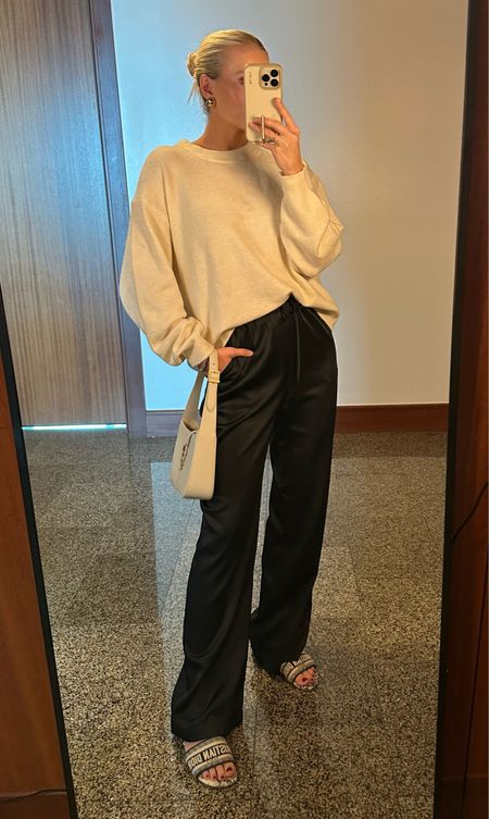 Casual OOTD to go out shopping in Miami! Wearing a medium in sweater! My exact pants are sold out but linked similar! Shoes are Dior, linking similar! #kathleenpost #ootd

#LTKtravel