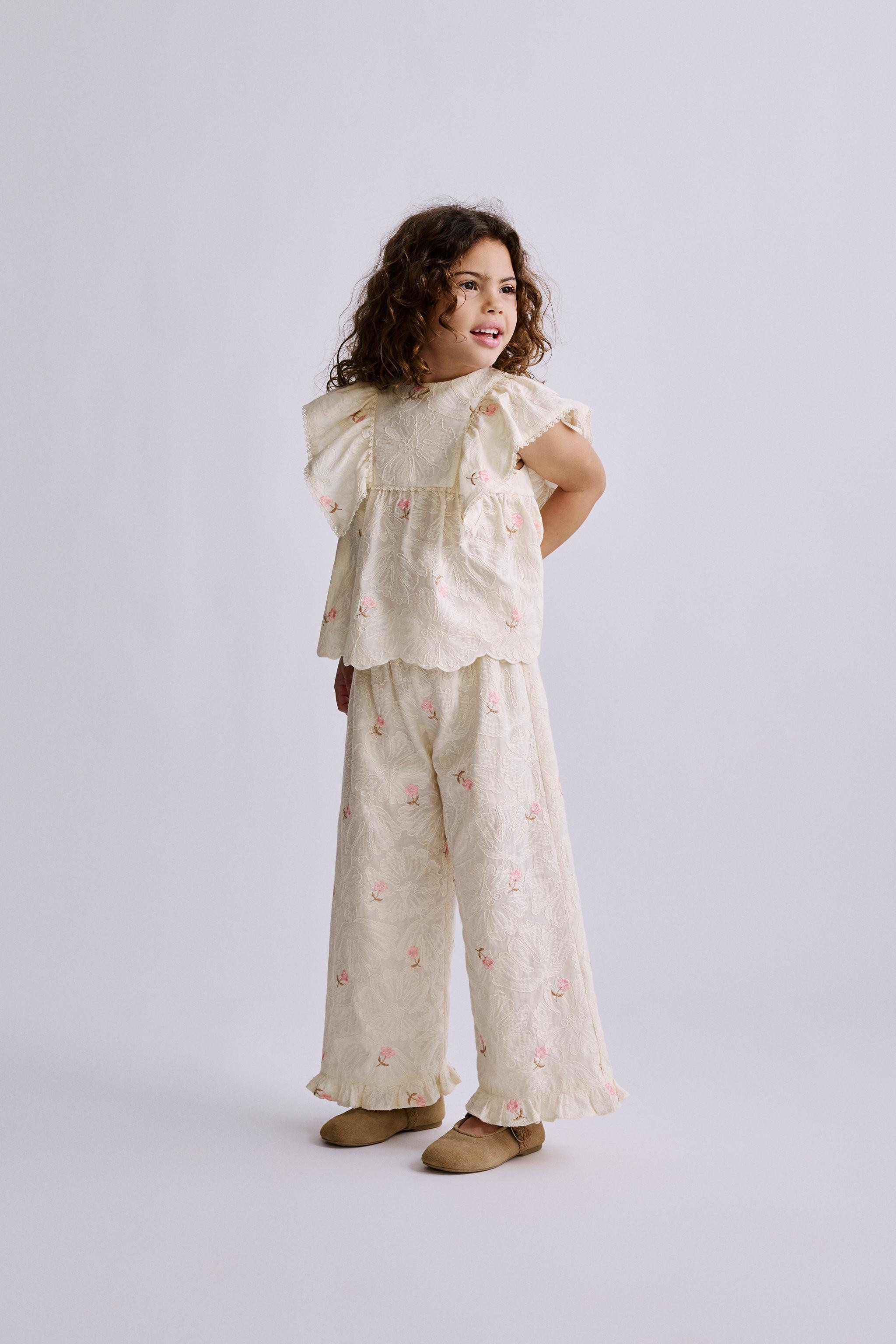 EMBROIDERED FLOWERS PANTS | Zara US