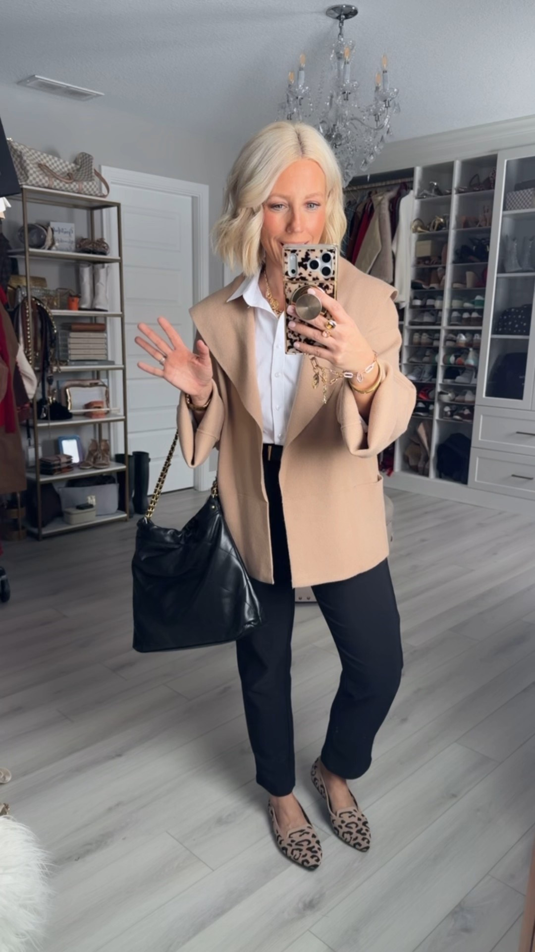 This cardigan is soooo nice!!! Love the oversized fit and the fabric is nice too!!!
⬇️⬇️⬇️
Wearing size small in everything! 

#LTKSaleAlert #LTKSeasonal #LTKOver40