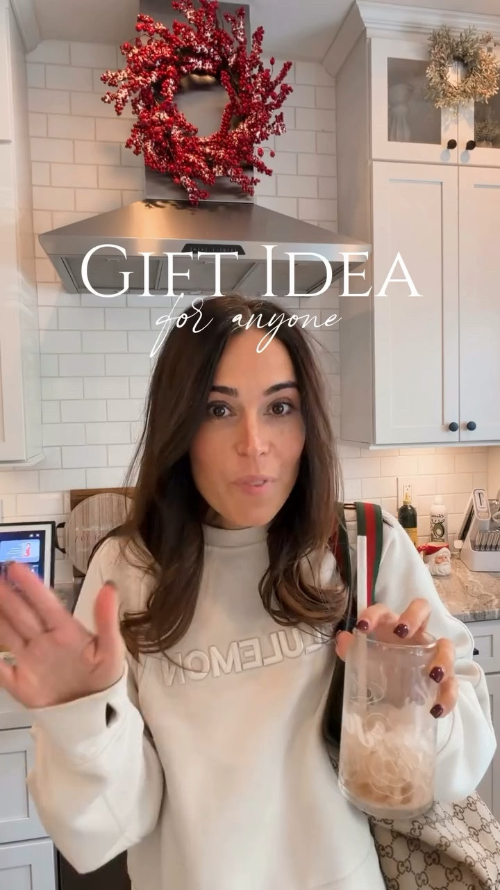 Cutest Amazon gift idea for teachers, friends, coworkers… anyone on your list 🎁✨
I grabbed these personalized travel bags for my kids’ teachers and I’m filling them with hand cream, a Touchland, and a little gift card — SO easy and thoughtful. And they’re only $23 🤍

They look luxe, seriously fit so much more than you think and ship fast with Prime… the perfect grab-and-go holiday gift or travel bag for yourself 😇