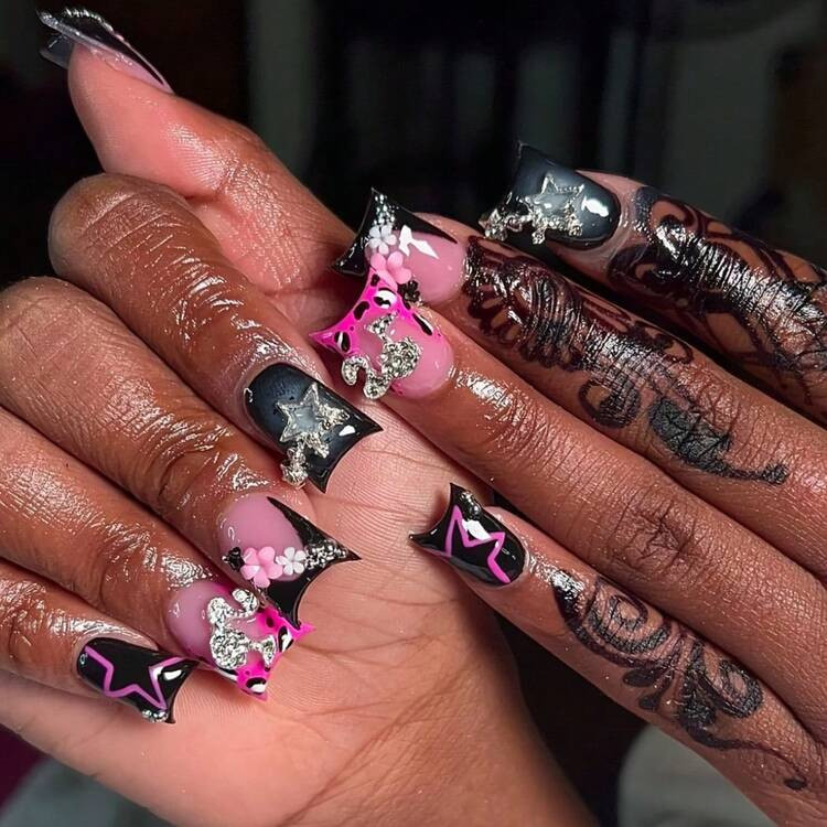 Duck Beak Fake Nails Are Arrogant, Pink And Domineering, Ink Black, Three-Dimensional Metal Texture, Shiny Stars, Cherry Delicate Flowers Are Suitable For All Ladies And Girls, And The Box Comes With Nail Rub And Jelly Glue, Which Is Easy To Stick And Wear. | SHEIN