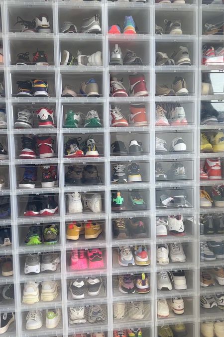 Sneaker shoeboxes