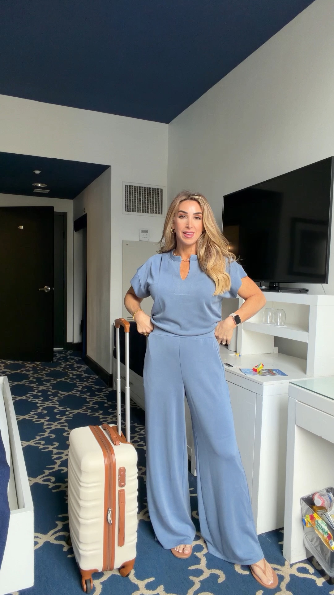 Travel ootd. 🧳 (Use code JANUARY10 at checkout) @gibsonlook 

Travel outfits, two piece travel pants set, scuba knit, spring outfit, casual spring outfit ideas 

#LTKdayinmylife #LTKgrwm #LTKootd