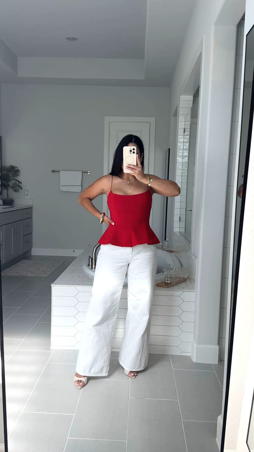 ♥️Zara Top ref: 8280/333/601
Not stretch, zip on the side, intense and vibrant red ♥️  
Wearing size Medium 


#LTKFindsUnder50 #LTKOver40 #LTKStyleTip