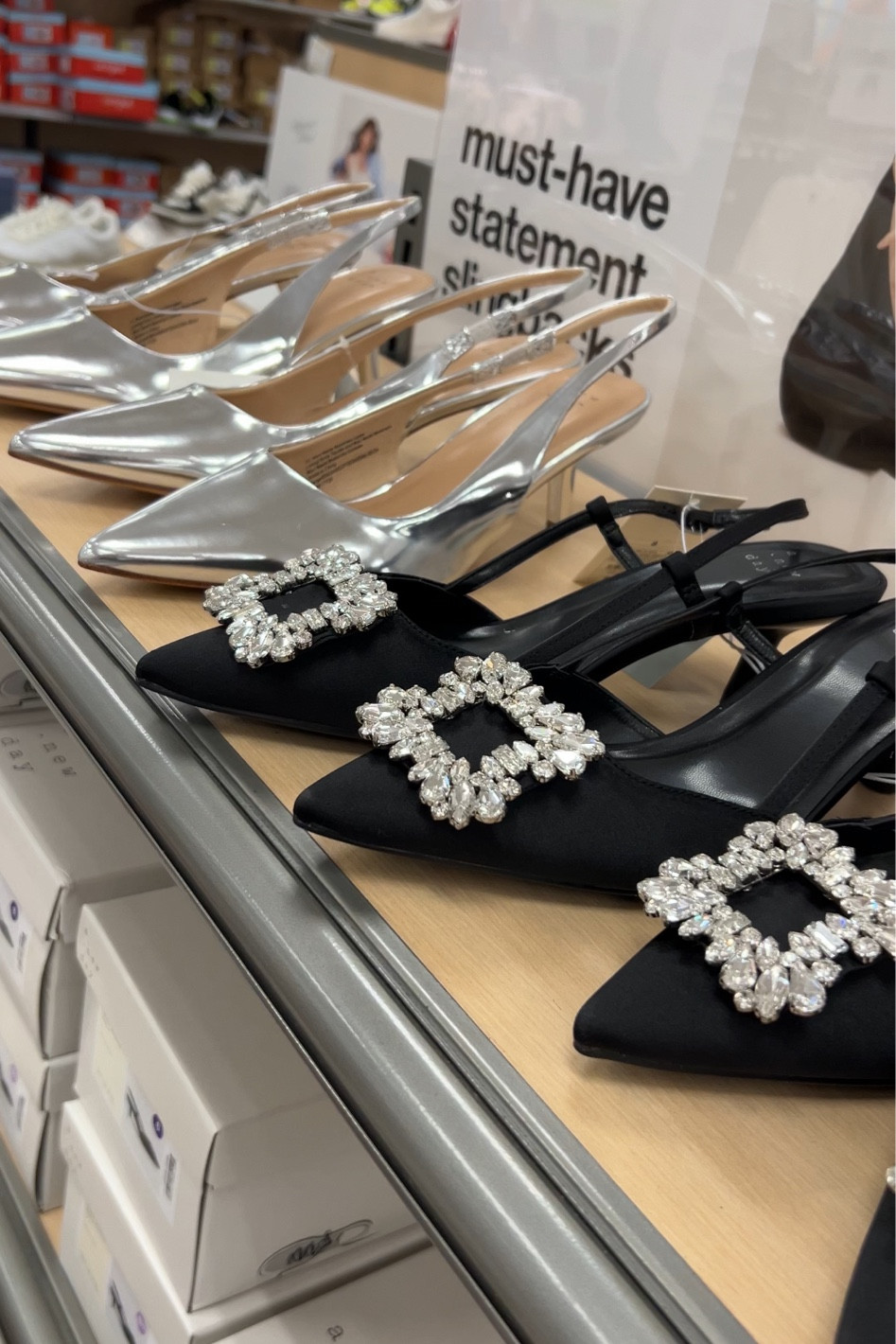 Holiday shoes kitten heels silver 

#LTKStyleTip #LTKHoliday #LTKShoeCrush