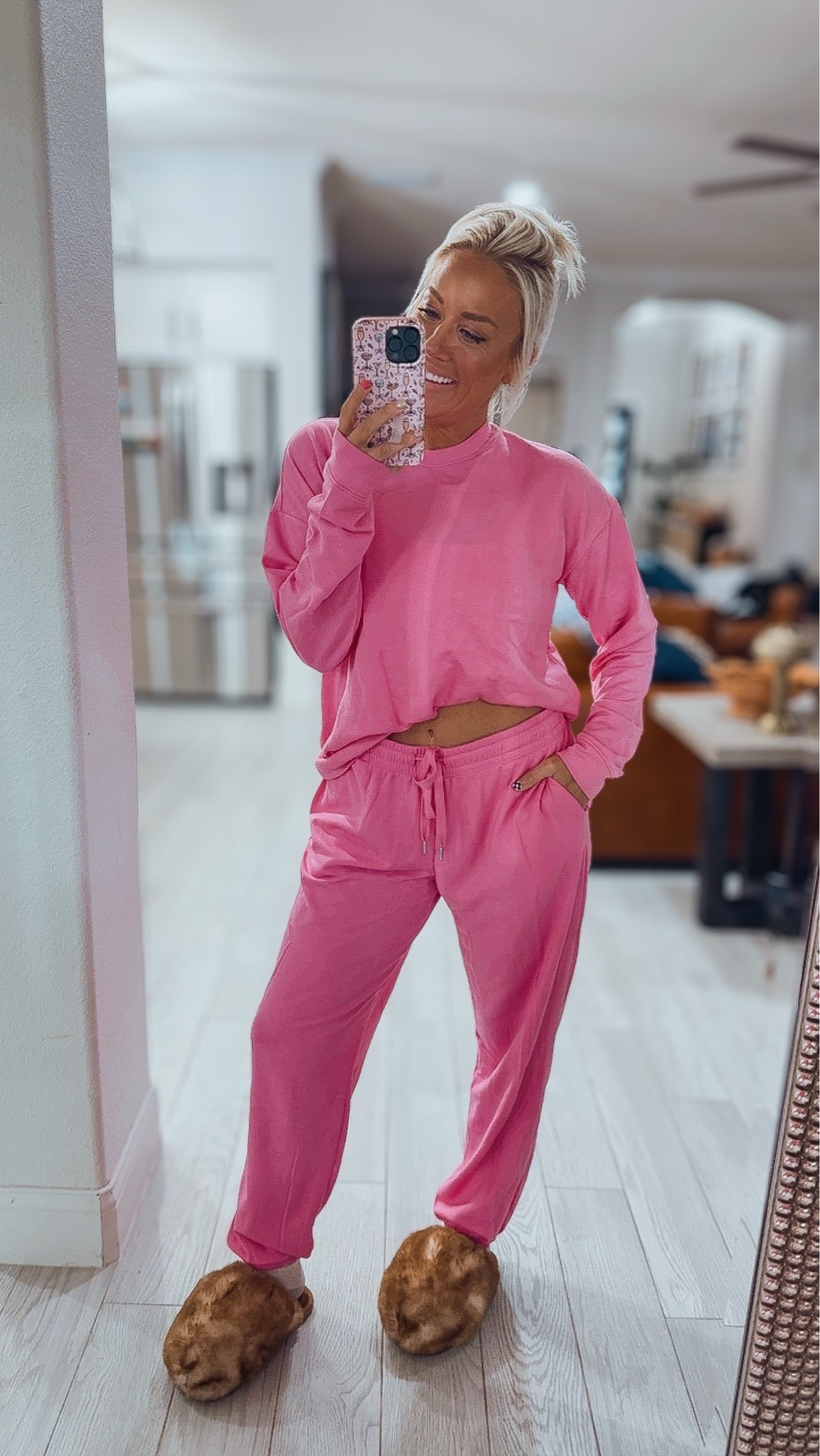 The pink lounge set from Joyspun arrived on my doorstep in 30 minutes - medium